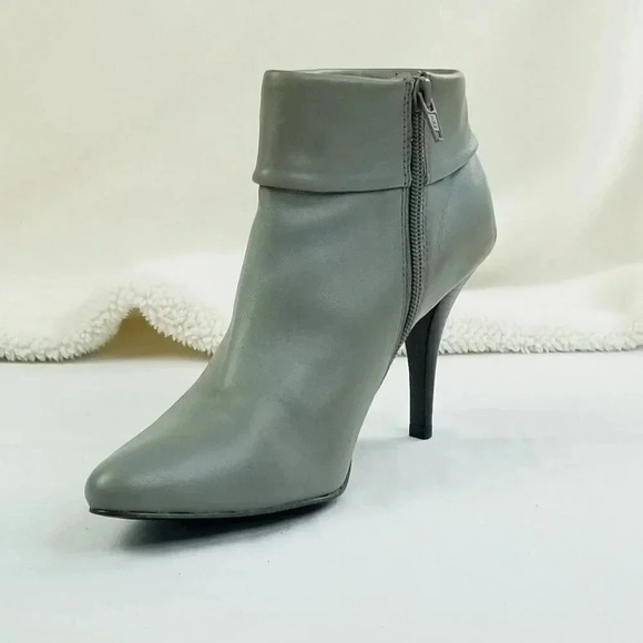 Baker Size 7.5B Destiny Women's Gray Side Zip Ankle Cuff Pointed Toe Ankle Boots - Picture 1 of 12